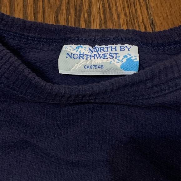 Vintage North by Northwest Cottage Sweatshirt, size Medium Unisex - Picture 2 of 3